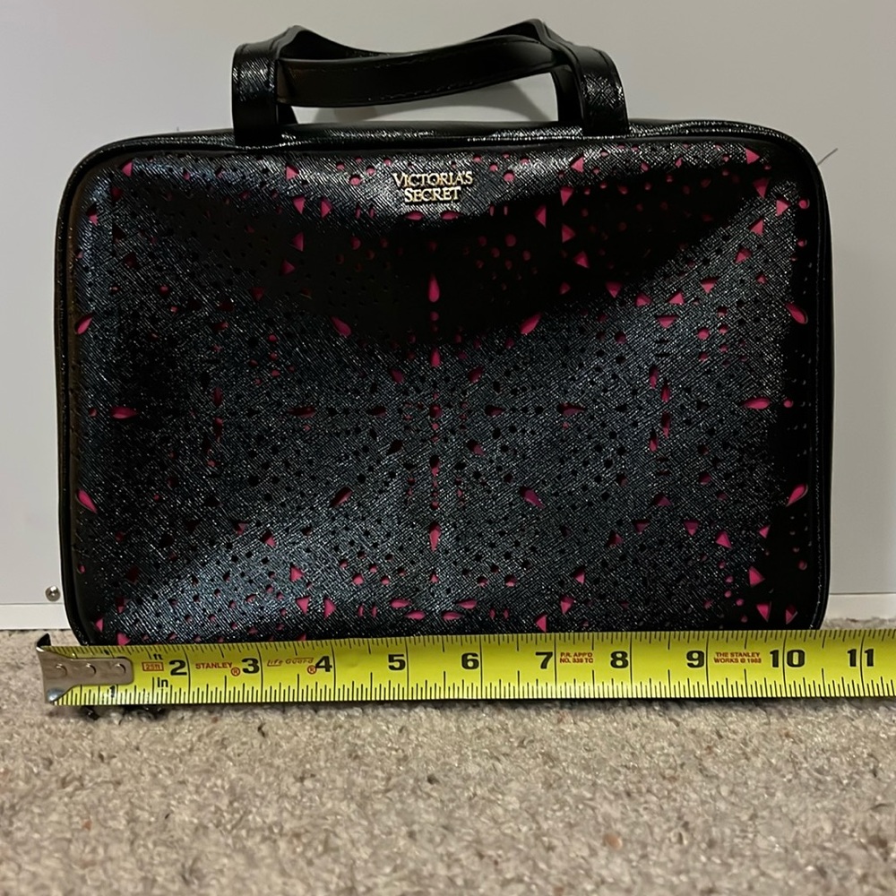 Victoria’s Secret Hanging Toiletry Case